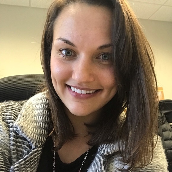 Meet your Posher, Alina - Picture 1 of 1